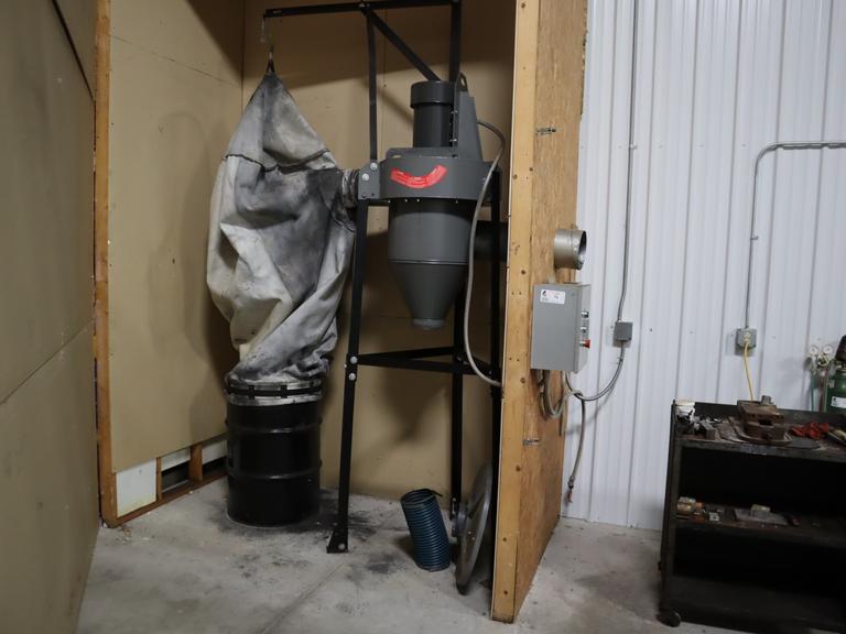 Dayton 5E820B Dust Collector W/ Bag & Barrel