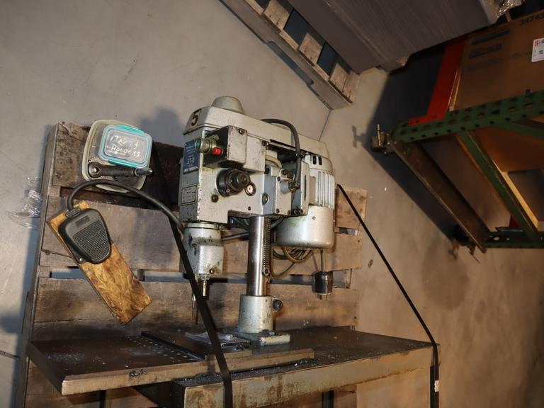 SpeedyCut ST-0 Tapping Machine with 5" Throat W/ Foot Pedal, Mounted On Metal Table