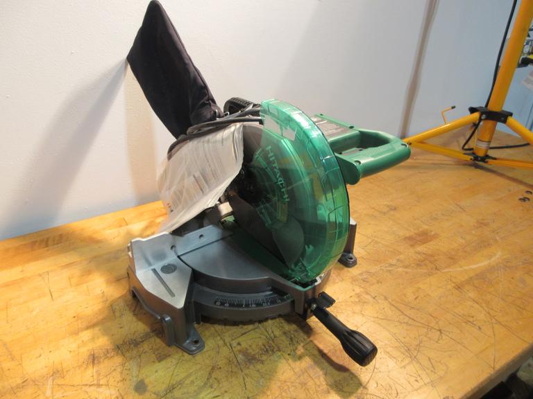 Hitachi C10FCG 10" Compound Miter Saw