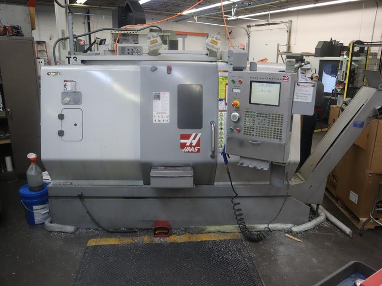 Haas SL-20 CNC Turning Center, 8" Chuck, 10 Station Turret, Tool Presetter, Chip Conveyor, Parts Catcher 