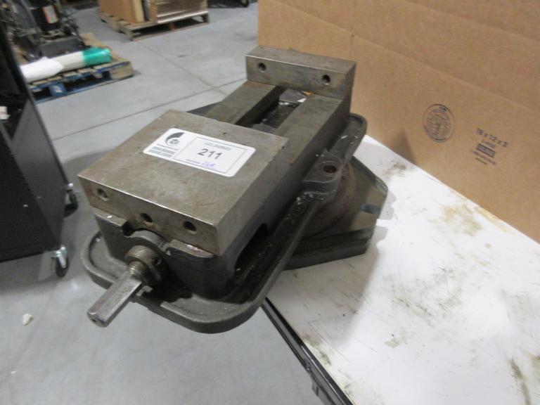 Kurt D-60 6" Machine Vice w/ Swivel Base