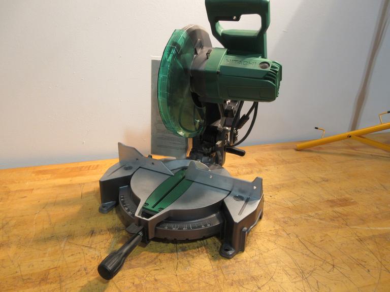 Hitachi C10FCG 10" Compound Miter Saw