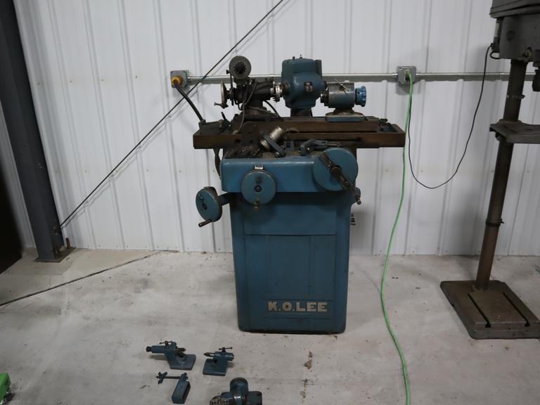 KO Lee Model BA900 Tool & Cutter Grinder, B923G Head, 3/4 HP, Cabinet Base, Assorted Tooling