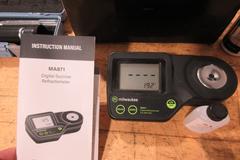 Milwaukee Digital Refractometer & Standard Visual Refractometer 