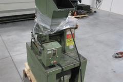 Foremost 2A4 Plastic Grinder, 5.5" x 8" Cutting Chamber, 3 HP