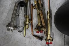 Cutting Torch W/ Assorted Tips & Tanks