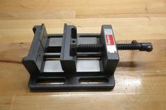 Dayton 4" Drill Vise