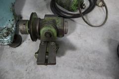 Cincinnati No. 2 Tool & Cutter Grinder – Motorized Workhead, Attachments Included