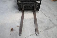 TCM FCG30T7T Forklift – 5,200 lb Capacity, Triple Mast,  Side-Shift, Cushion-Tire, LPG