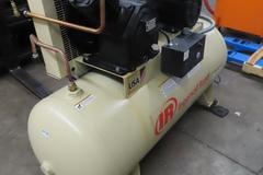 Ingersol Rand 2545E10V-V 2-Stage 10 HP Piston Air Compressor with Horizontal Tank