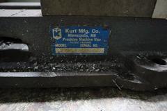 Kurt D675 6" Vice W/ Jaws & Handle