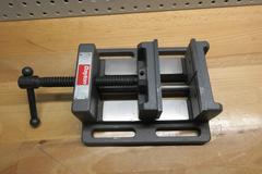Dayton 4" Drill Vise