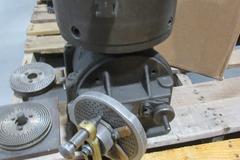 Ellis Double Swivel Dividing Head w/ 8" 3-Jaw Chuck & Dividing Plates
