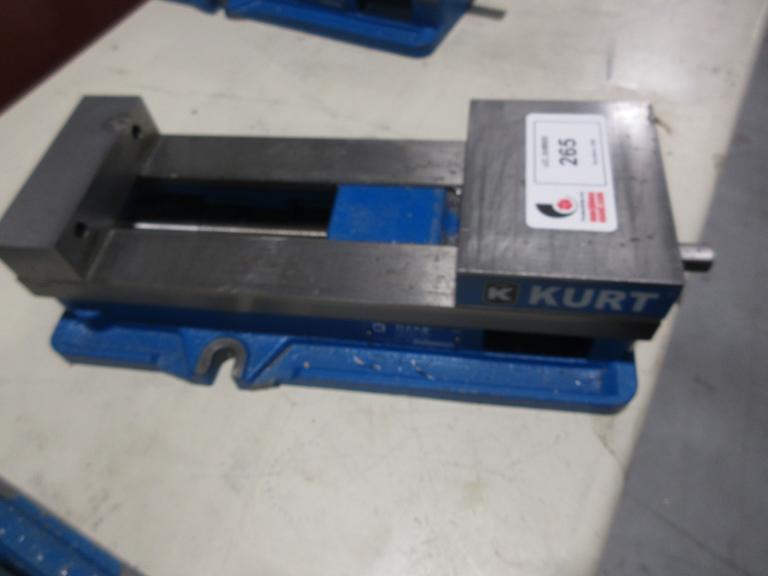 Kurt Model D-688 6" Machine Vise