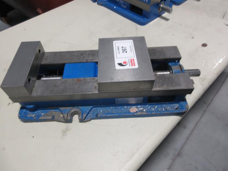 Kurt Model D-688 6" Machine Vise