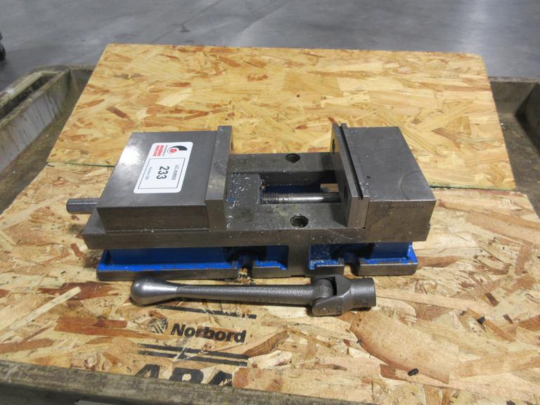 Kurt Model D-688 6" Machine Vise