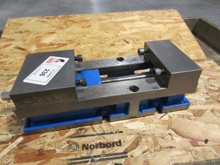 Kurt Model D-3600V 6" Machine Vise 