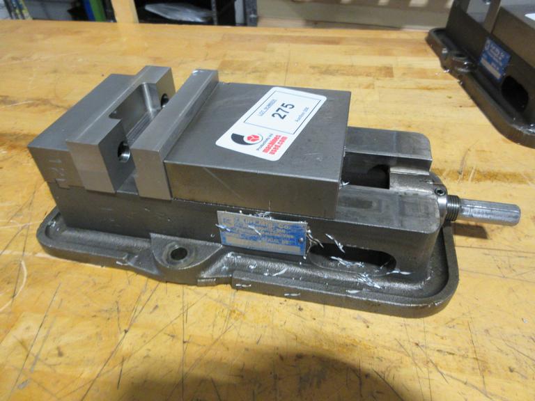 Kurt A50 5" Machine Vise w/ Hardjaws