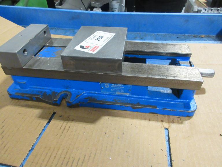 Kurt D688 6" Machine Vise