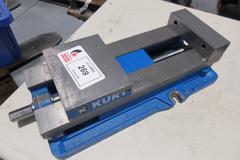 Kurt Model D-688 6" Machine Vise