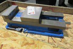 Kurt Model D-688 6" Machine Vise