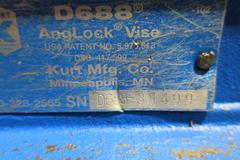 Kurt Model D-688 6" Machine Vise w Hardjaws