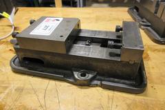 Kurt A50 5" Machine Vise 