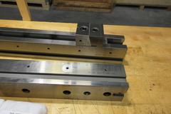 MODULAR VISE -SVF SERIES 10-SVF-AB01-7260-100 Clamping & Solid Jaws