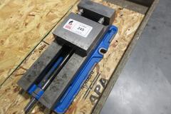 Kurt Model D-688 6" Machine Vise 