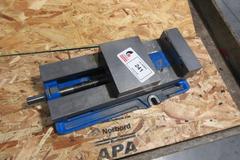 Kurt Model D-688 6" Machine Vise