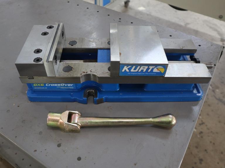 Kurt DX6 Crossover 6" Machine Vise, Steel Jaws, Handle