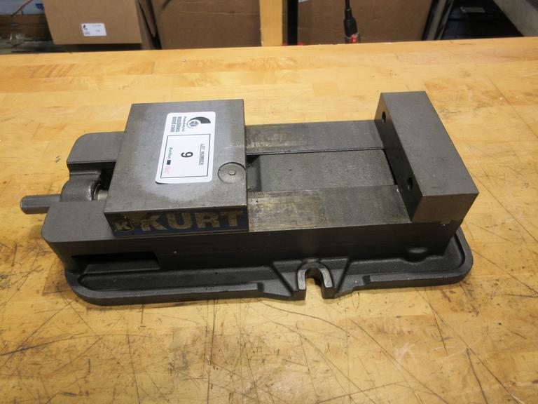 Kurt D675 6" Machine Vise