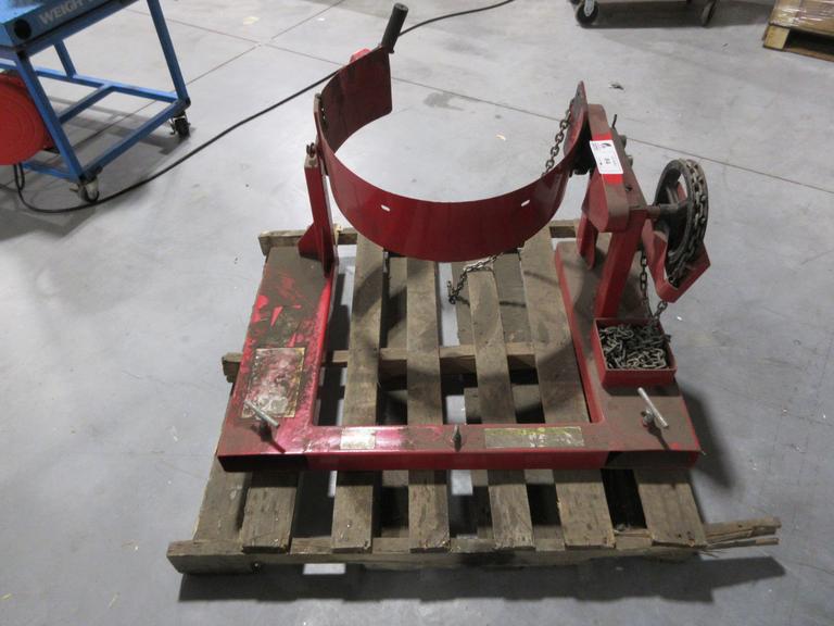 Dayton 21VG49 Drum Lifter, 1 Drum, 55 gal, 800 lb - Forklift Attachment