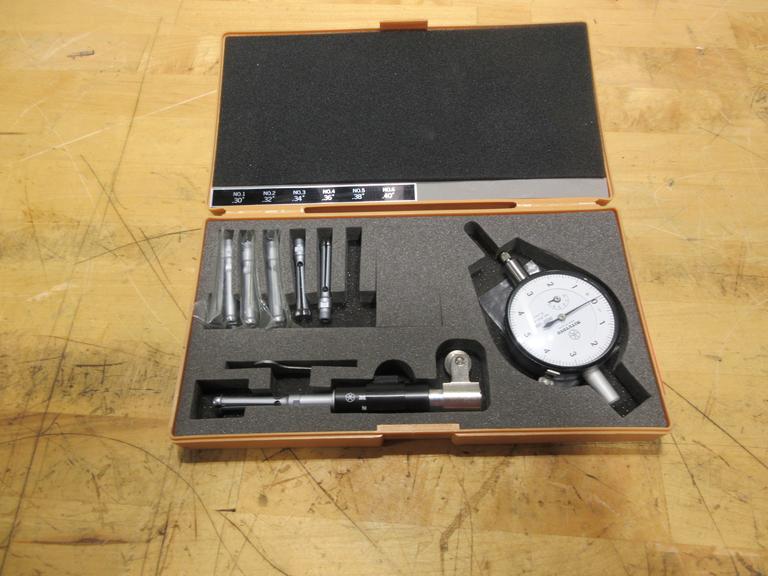 Mitutoyo 526-122 Small Hole Dial Bore Gauge .30" - .40" Range