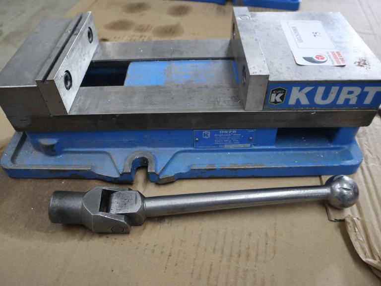 Kurt D-675 6" Machine Vise, Steel Jaws, Handle