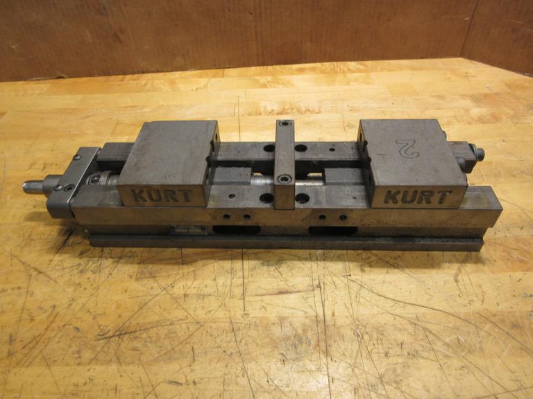 Kurt DL-400C 4" Double Lock Machine Vise