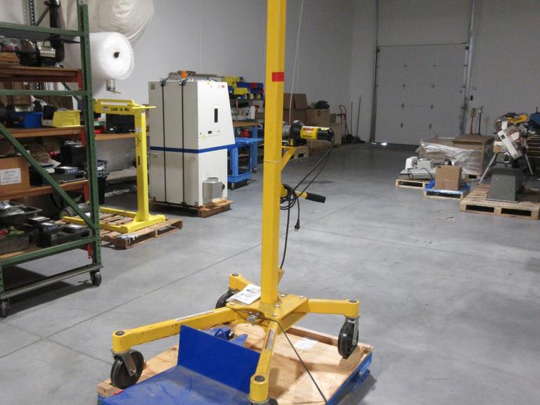 Vestil Steel Portable Work Site Lift 500 Lb. Capacity, With 110V Electric Super Winch