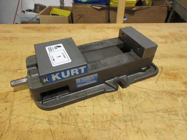 Kurt D675 6" Machine Vise