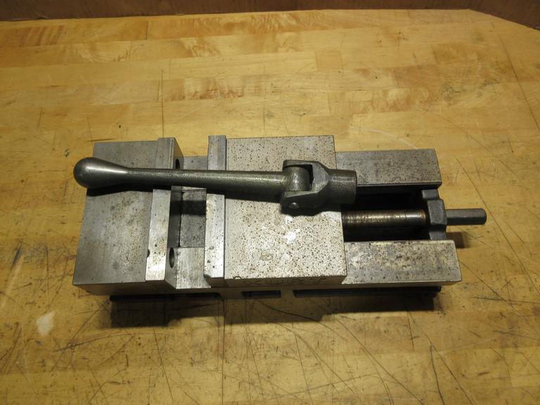 Kurt 3600V 6" Machine Vise w/ Handle & Steel Jaws
