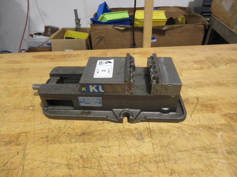 Kurt D675 6" Machine Vise With Soft Jaws