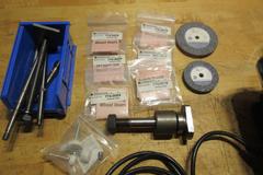 Dumore Tool Post Grinder Attachment w/ Wheels & Extra Arbors