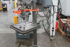 Walker Turner Drill Press, 15.5" x 18" Table, 70-400 RPM 
