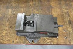 Enco 425-7261 6" Machine Vise On Swivel Base Plate & Steel Jaws