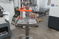 Walker Turner Drill Press, 15.5" x 18" Table, 70-400 RPM 