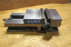 Kurt 3600V 6" Machine Vise w/ Handle & Steel Jaws