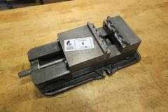 Kurt D675 6" Machine Vise With Soft Jaws