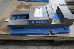 Kurt D-675 6" Machine Vise, Steel Jaws, Handle
