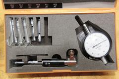 Mitutoyo 526-122 Small Hole Dial Bore Gauge .30" - .40" Range