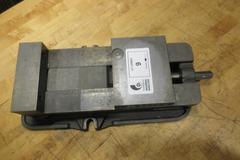 Kurt D675 6" Machine Vise