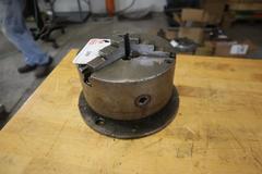 Cushman 7.5" 3-Jaw Chuck Mounted on Table Mount Base